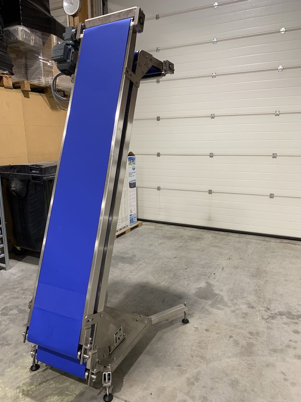 Tapijttransport – foto 1 van 2