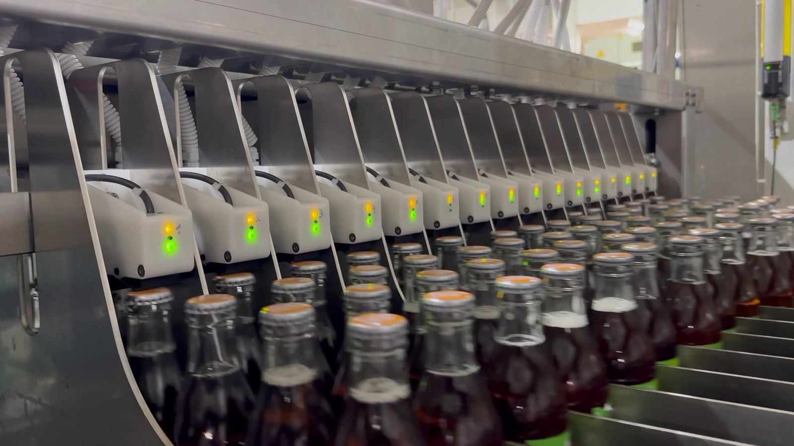 Flessensorteerinstallatie – video